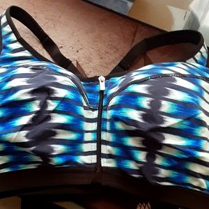 Victoria's Secret sports bra size 38D